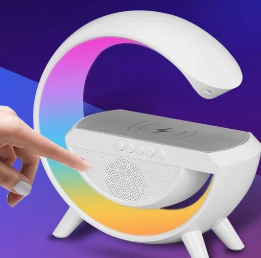 X10 Speaker Bluetooth RGB couplé à un chargeur wireless universel.